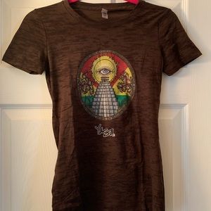 Soft tee with Mayan pyramid, Rasta colors